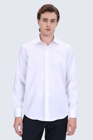Hatemoğlu Beyaz Comfort Fit Slim Yaka Uzun Kollu Non Iron Saten Gömlek