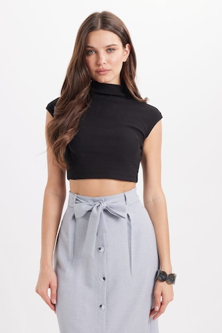 Tudors Kadın Slim Fit Dar Kesim Pamuklu Dik Yaka Sıfır Kol Siyah Crop Bluz-50465