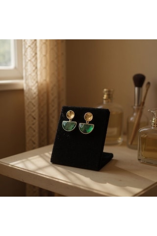 Yeşil Taşlı Minimal Küpe - Altın Renk Detaylı Zarif Tasarım Çok Renkli