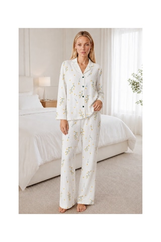 Fit Women Kadın Desenli Beyaz Pijama Takımı 4674 Fit Women Kadın Desenli Beyaz Pijama Takımı 4674
