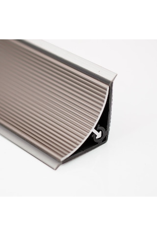 Alüminyum Iç Bükey Süpürgelik Çizgili Şampanya 1 Boy 5 Mt.