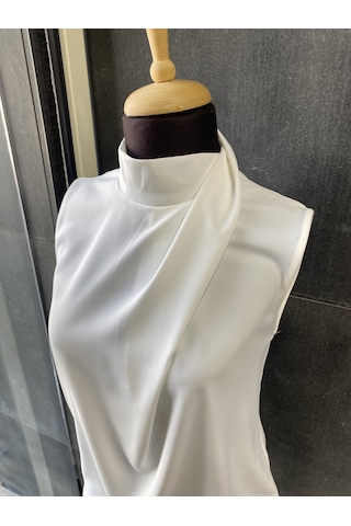Pera Moda Boğazlı İç Göstermeyen Sıfır Kol Kadın Gömleği Beyaz