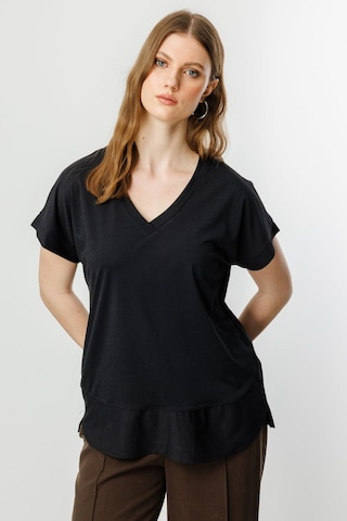 On Kadın Büyük Beden V Yaka Parçalı T-shirt 71476 Siyah