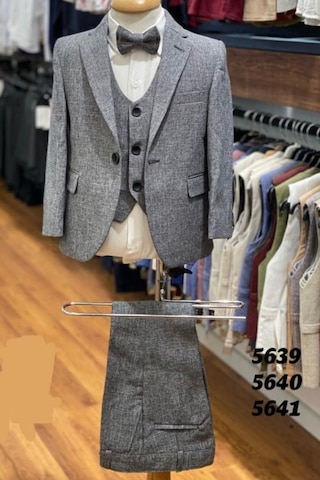 Ceketli Yelekli Papyonlu Erkek Çocuk Takım Elbise Gri