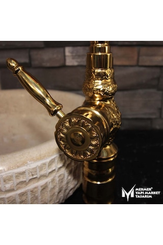 Altın İşlemeli Lavabo Bataryası