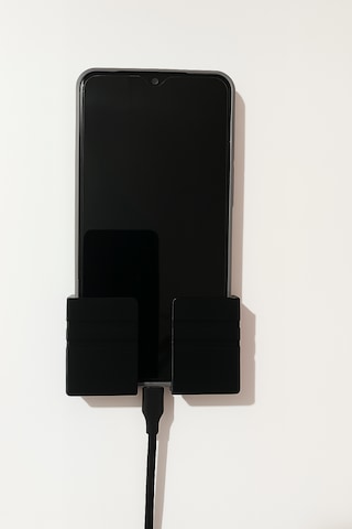 Duvara Yapışan Telefon Tutucu Siyah