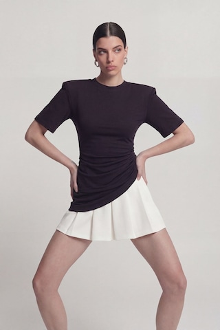 Holly Lolly Büzgü Detaylı Vatkalı Demie Tshirt Siyah