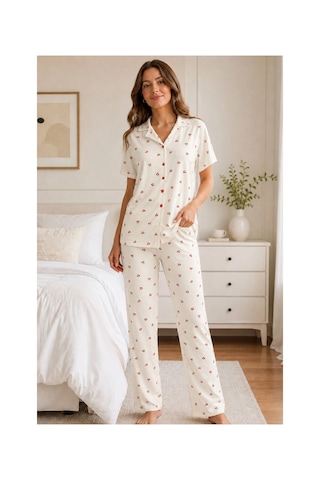 Veraura Lifestyle Beyaz Kiraz Desenli Kısa Kollu Gömlek Yaka Milan Kumaş Kadın Pijama Takımı