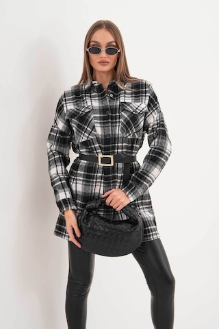Polologin Butik Kadın Siyah Beyaz Çizgili Araboy Spor Gömlek Beyaz