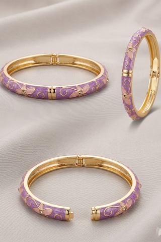 Pembe Çiçek Desenli Mor Zirkon Taşlı Kelepçe Çelik Bileklik Gold