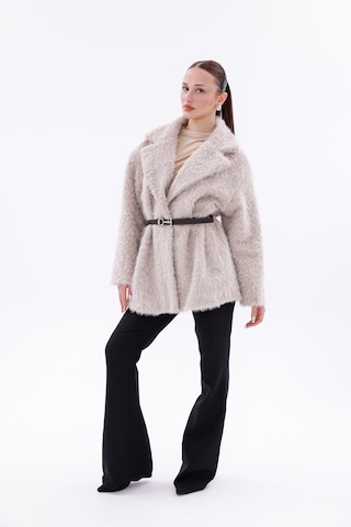 Kemer Detaylı-astarlı-düğmeli Kadın Kaban Bej