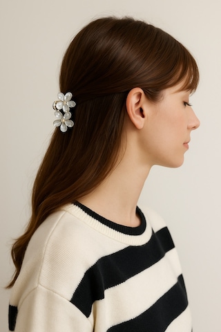 Gri Taşlı Çiçek Gümüş Detaylı Metal Mandal Toka 4 Cm Gri