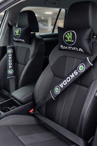 Skoda Araçlar İçin Seyahat Boyun Yastığı & Emniyet Kemer Kılıfı - Dijital Baskılı İkili Konfor Seti Siyah