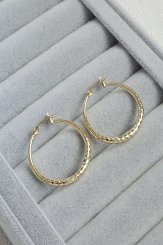 Kadın Küpe Kararmaz 14k Renk Vip Seri Hafif Dokulu 3cm Halka Küpe Altın