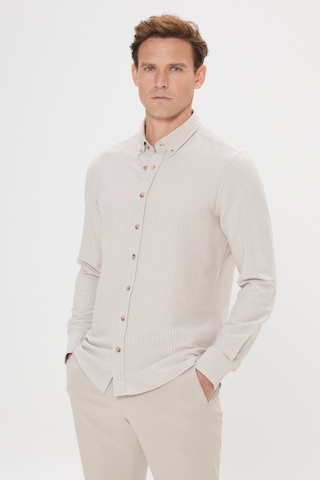 AC&Co / Altınyıldız Classics Erkek Bej Pamuklu Slim Fit Dar Kesim Düğmeli Yaka Gofre Desenli Gömlek Bej