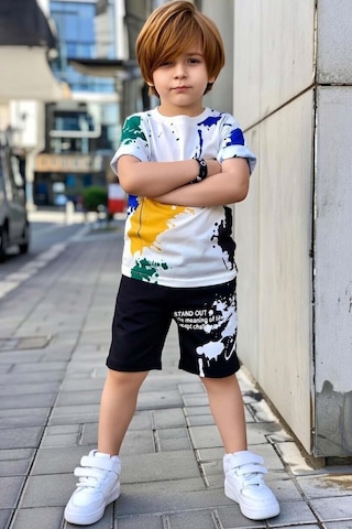 Riccotarz Erkek Çocuk Bisiklet Yaka Üzeri Renki Boya Desenli T-shirt Beli Lastikli Siyah Şortlu Takım Siyah