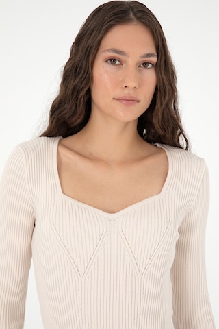 U.S. Polo Assn. Kadın Krem V Yaka Kazak 50293163-VR071