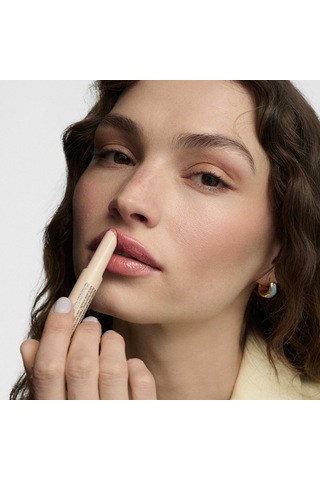 Inglot Lip Volume Tinted Lip Balm Dolgunlaştırıcı Renkli Dudak Balmı Soft Bloom 121 Çok Renkli