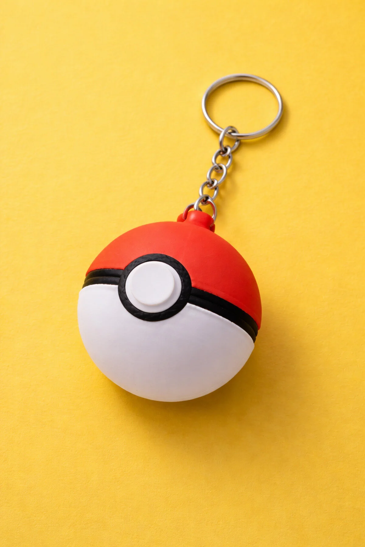 Apple Uyumlu AirTag Pokemon Topu Tasarımlı Gizli Anahtarlık Kılıf Çanta/valiz/anahtar İçin Tam Koruma Kırmızı-beyaz