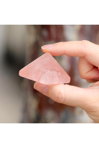 Pembe Kuvars Taşı Piramit Aşk Taşı