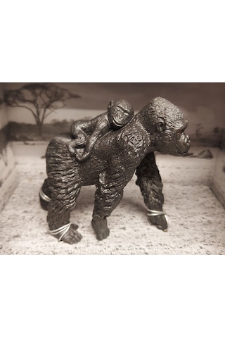 Calimera Toys Hayvan Figürleri Oyuncak Goril Yavrusunu Taşıyan Hayvan