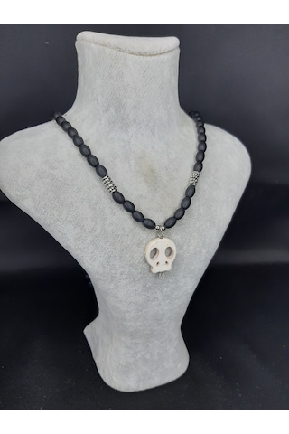 Mryart Unisex Oniks Taşı Boncuklu Kafatası Figürlü Kolye Gotik Tarz Aksesuar 01 - Siyah