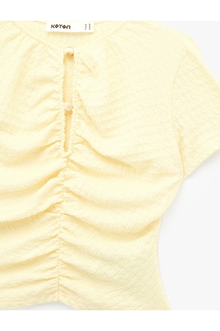 Koton Bürümcük Kumaş Dokulu Slim Fit Kısa Kollu Pencere Detaylı Drapeli Bluz Sarı 6sak50446ek