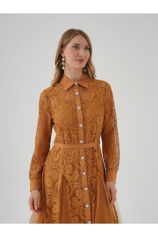 Serpil Exclusive Dantel Ve Tül Detaylı Uzun Kollu Belden Kuşaklı Elbise Camel