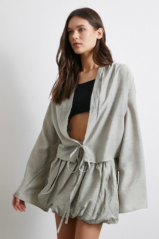 Geniş Kol Önden Bağlamalı Bluz Taş Taş