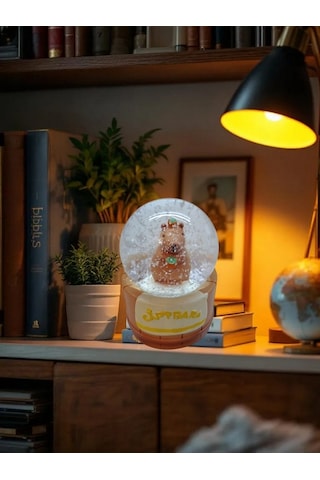 Capybara Figürlü 7cmx5cm Ebat Pilli Işıklı Dekoratif Kar Küre 7cm X 5cm