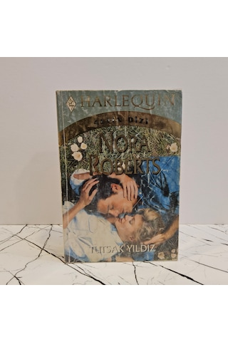 Harlequın Altın Dizi - Utangaç Milyoner-gizemli Komşu-büyülü Serüven-şöhretin Bedeli-tutsak Yıldız 5 Kitap Nora Roberts
