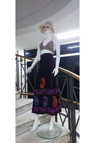 Bohem Stil Hint Batik Çiçek Desenli Ve İşlemeli Uzun Hint Anvelop Etek Görseldeki Çok Renkli
