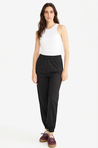 Defacto Slim Fit Dar Kesim Basic Düz Halter Yaka Fitilli Kaşkorse Pedli Atlet G0843ax25auwt36 Beyaz