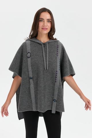 Kadın Kapüşonlu Önü Keçe İşlemeli Fermuarlı Yün Panço Füme Füme