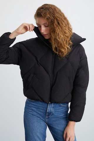 Manon Kadın Dik Yaka Kapitone Desenli Orta Kalınlıkta Rüzgar Geçirmez Şişme Dış Giyim Siyah Mont