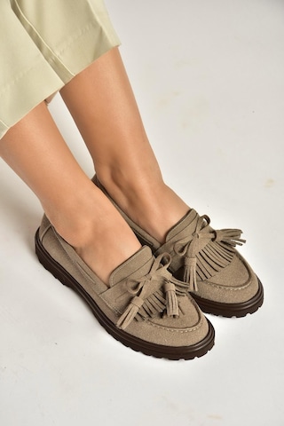 Fox Shoes Y996653002 Vizon Süet Püskül Detaylı Kadın Makosen Ayakkabı Vizon