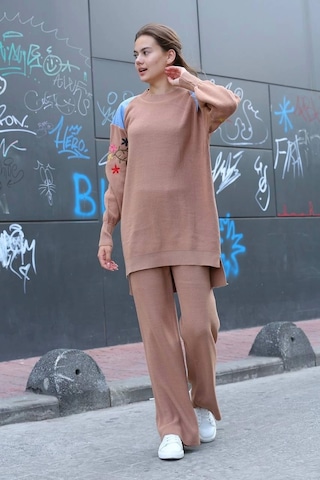 Omuz Detaylı Kol Nakışlı İkili Alt Üst Triko Takım Vizon Vizon