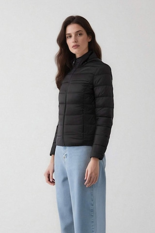 Defacto Su Geçirmez Regular Fit Dik Yaka Fermuarlı Şişme Mont E8689ax25aubk27 Siyah