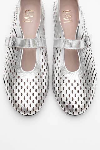 Luvishoes Arian Gümüş Hakiki Deri Delikli Kadın Babet Ayakkabı