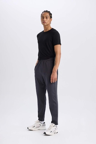 DeFactoFit Sporcu Jogger Eşofman Altı Slim Fit Dar Kesim Standart Paça Skuba Dalgıç Kumaş Beli Lastikli Düz Paça E3930AX24WNAR206 Antrasit