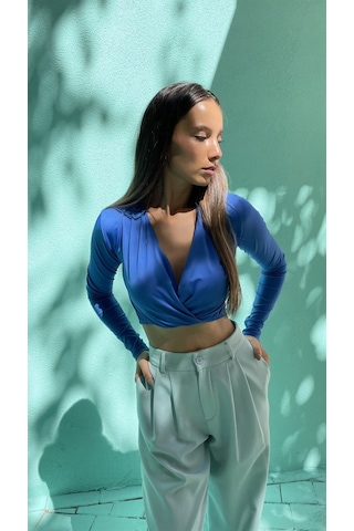 V Yaka Crop Bluz Saks