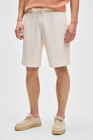 Grimelange MALYES Erkek Beli Lastikli Kordonlu Yanda Çift Arkada Tek Cepli Relaxed Fit Krem Şort & Bermuda