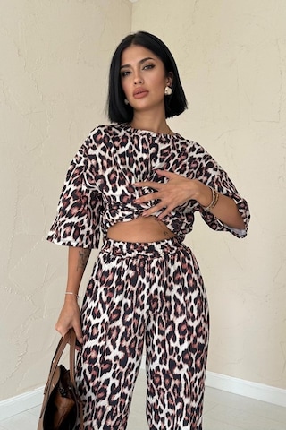 The İstanbul Leopar T-shirt Ve Pantolon Takım Çok Renkli