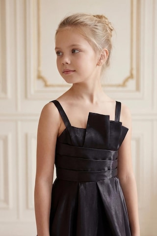 Kent Of Kids Kız Çocuk Abiye Siyah Uçuş Uçuş Monaray Kumaş Asimetrik Kesim Prenses Model Yırtmaçlı Abiye Elbise 10-15 Yaş