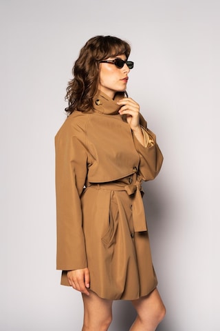 Thalure Kadın Camel Rüzgarlıklı Dik Yaka Trençkot CAMEL