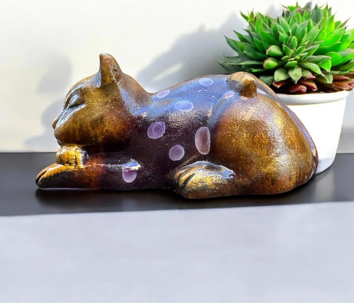 Dekoratif Polyester Uyuyan Kedi Biblo Sarı Kırmızı