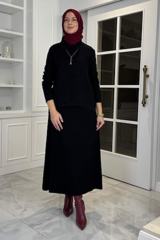 Kumsal Triko Takım Siyah Çok Renkli