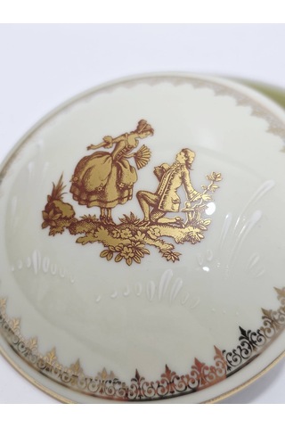 Veritable Limoges Aşıklar Figürlü Porselen Kapaklı Kutu
