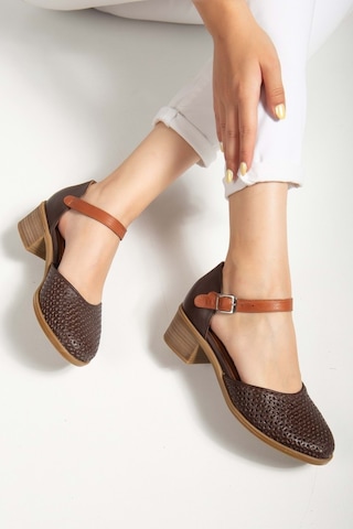 Analin Shoes Kadın Hakiki Deri Burnu Kapalı Delikli Sandalet Kahve