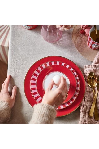 Kırmızı Porselen Yemek Tabağı 26,5 Cm